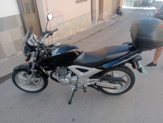 Honda CBF 250 Negra