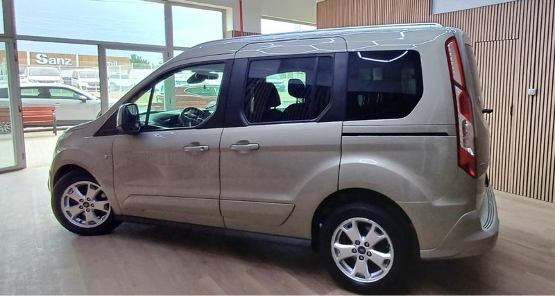 Ford Tourneo Connect 2015, foto 4