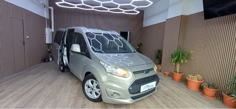 Ford Tourneo Connect 2015, foto 8