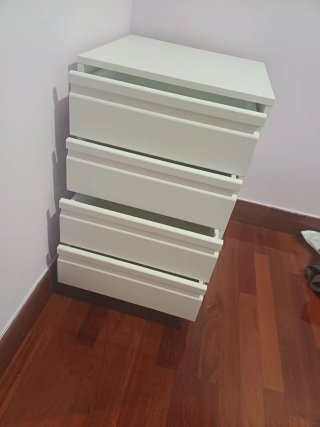 Cómoda blanca de 4 cajones 50x50