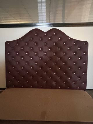 Cabecero capitoné marrón 140 cm
