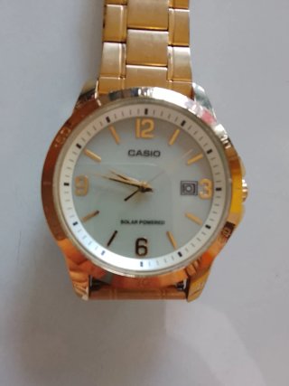 Reloj Casio Dorado y Blanco Solar Powered