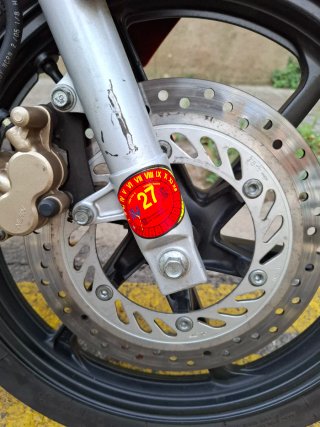 Honda CBR 125R Roja y Plateada