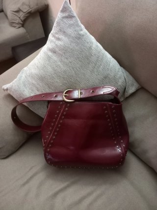 Bolso Parfois granate tachuelas 30x25x9