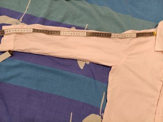 Camisa rosa de rayas finas