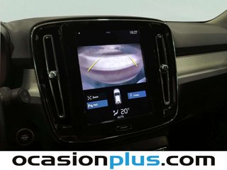 Volvo XC40 T3 Momentum Pro Auto 120 kW (163 CV)