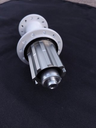 Mozzo bici Powerway R13 posteriore per Campagnolo