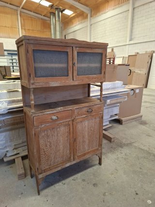 Alacena vintage madera y cristal