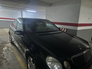 Mercedes-Benz.  E220 2013