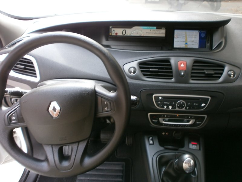 Renault Scénic 1.6 Expression 2010, foto 2