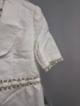 Blazer NISSA blanco corto con adornos