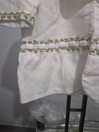 Blazer NISSA blanco corto con adornos