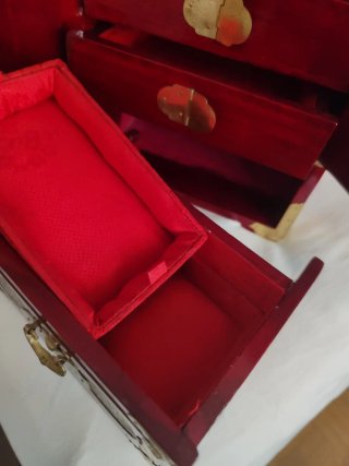 Mueble Joyero Madera Rojo y Dorado 20x31