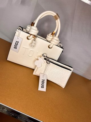 Bolso Tous blanco con cartera