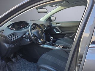 Peugeot 308 5p Allure 1.6 BlueHDi 88KW (120CV)