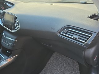 Peugeot 308 5p Allure 1.6 BlueHDi 88KW (120CV)