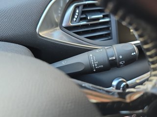 Peugeot 308 5p Allure 1.6 BlueHDi 88KW (120CV)