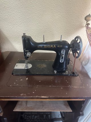 Máquina de coser Sigma antigua