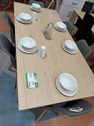Mesa extensible y 6 sillas