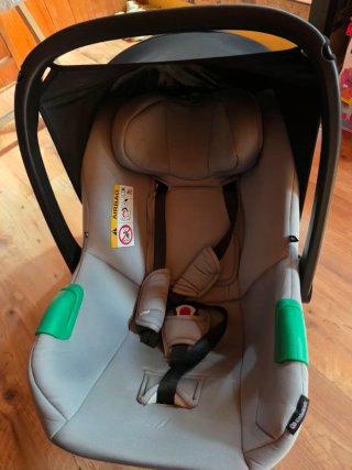 Silla de coche Kinderkraft y Base Isofix