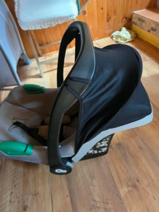 Silla de coche Kinderkraft y Base Isofix