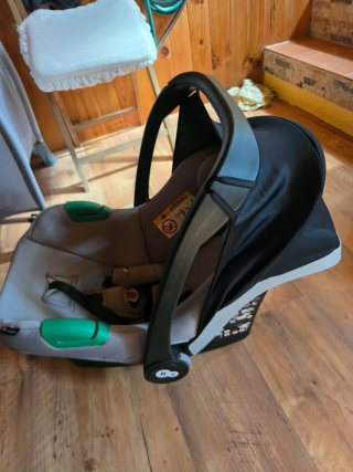 Silla de coche Kinderkraft y Base Isofix