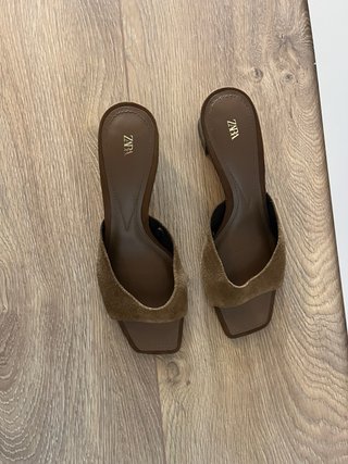 Sandalias Zara tacón marrón T38 Uso de 1 dia