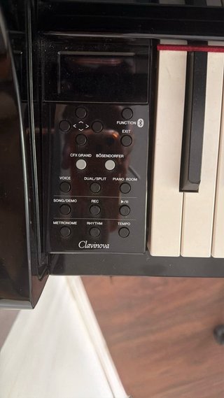 Piano Yamaha Clavinova CLP 695 GP