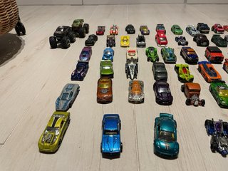 Lote de Carros Hot Wheels Variados