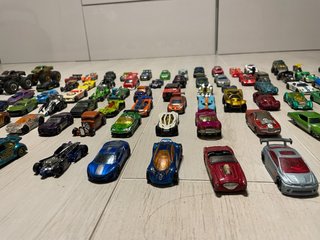 Lote de Carros Hot Wheels Variados