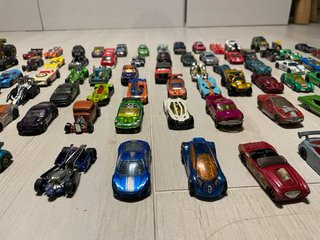 Lote de Carros Hot Wheels Variados