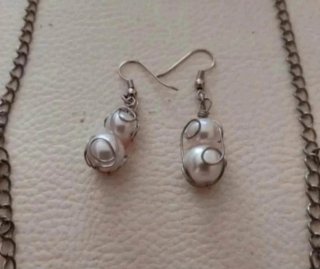 Set collana e orecchini con perle