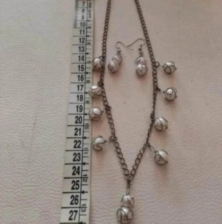 Set collana e orecchini con perle
