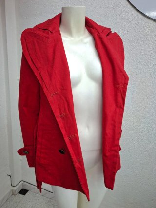 Chaqueta corta roja