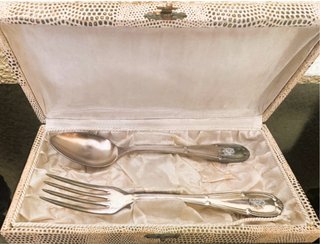 Conjunto Plata Cuchara y Tenedor Estuche BAGUÉS.