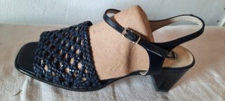 Sandalias azul marino tejidas