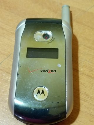 CELLULARE MOTOROLA V276 VERIZON DANNEGGIATO