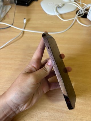 iPhone 14 Pro Morado Oscuro
