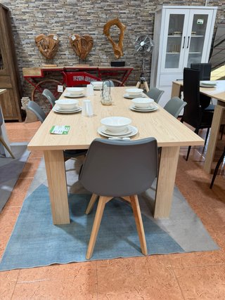 Mesa extensible y 6 sillas