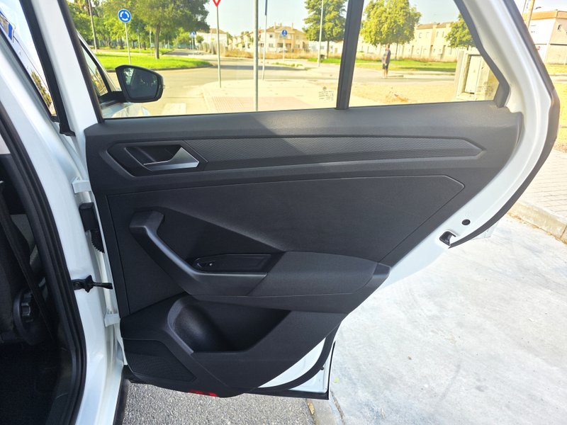 Volkswagen T-Roc Advance 2.0 TDI (2021) 2021, foto 29