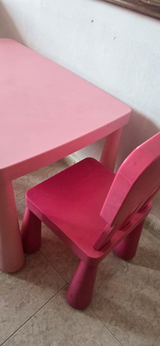 Mesa y 2 Sillas Infantiles Rosa