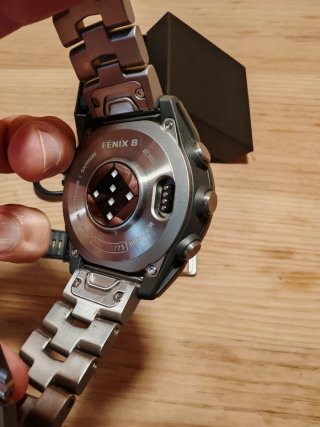 Garmin Fenix 8 47mm AMOLED Zafiro Titanio