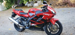 Honda CBR 600 F Sport Roja y Negra
