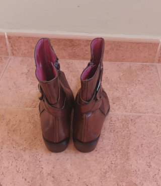 Botines de piel marrones