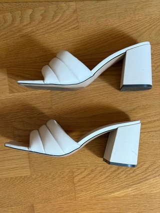 Sandalias blancas de tacón talla 40