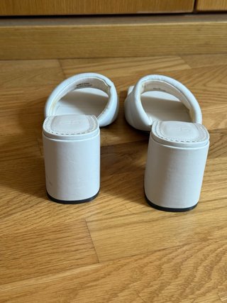 Sandalias blancas de tacón talla 40