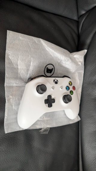 Xbox One S + Mando Original + caja original