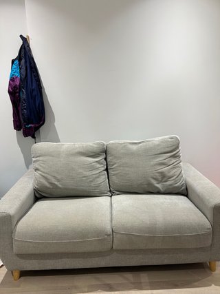 Sofá 2 plazas gris claro Conforama