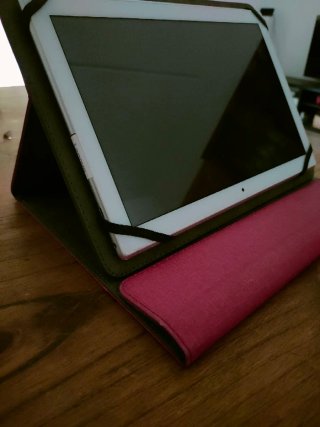 Tablet LENOVO Bianca e Cuffie VIETA Pro per Bambini