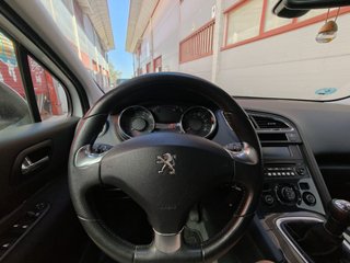 PEUGEOT 5008 Access 1.6 VTi 120